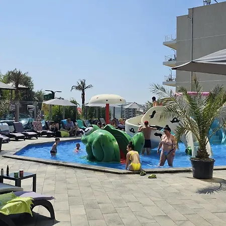 Panoramic Beach And Pool Gorgeous Family Studio Prima Linie La Mare ナボダリ
