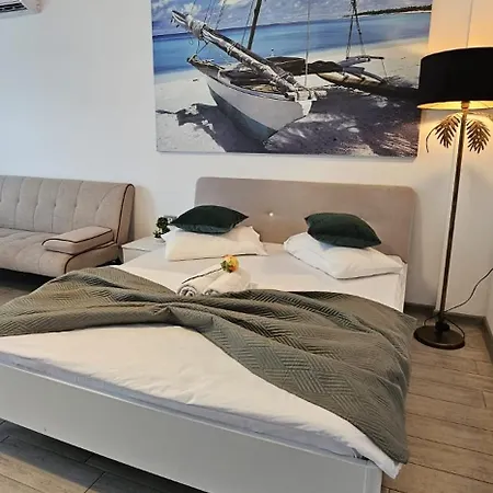 Panoramic Beach And Pool Gorgeous Family Studio Prima Linie La Mare アパート *