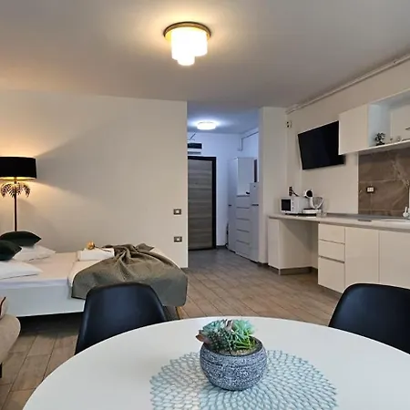 Panoramic Beach And Pool Gorgeous Family Studio Prima Linie La Mare アパート *