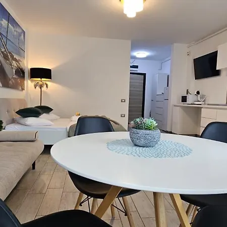 Panoramic Beach And Pool Gorgeous Family Studio Prima Linie La Mare * Navodari