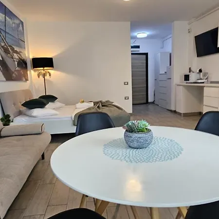Panoramic Beach And Pool Gorgeous Family Studio Prima Linie La Mare * Navodari